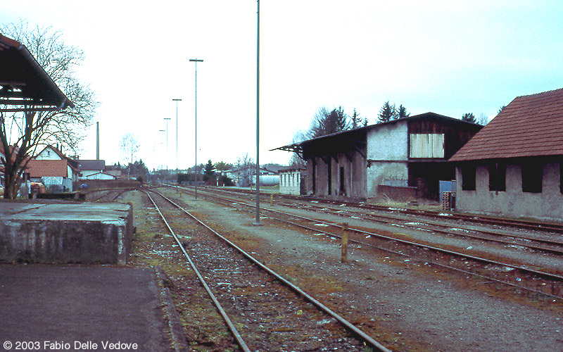 Blick nach Westen in Richtung Ro&szlig;berg (Bad Wurzach, 04. April 2003).
