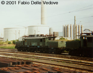 Zum Vergr&ouml;&szlig;ern klicken - Abgestellte 194er - Bild 1