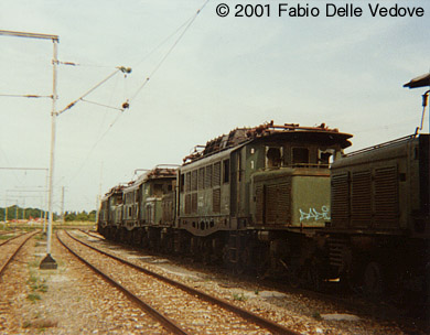 Zum Vergr&ouml;&szlig;ern klicken - Abgestellte 194er - Bild 3