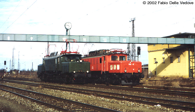 1020.37 und E 94 192 in M&uuml;nchen-Laim