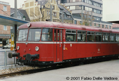 Zum Vergr&ouml;&szlig;ern klicken - Schienenbus-Triebwagen 796 721-9 in Memmingen