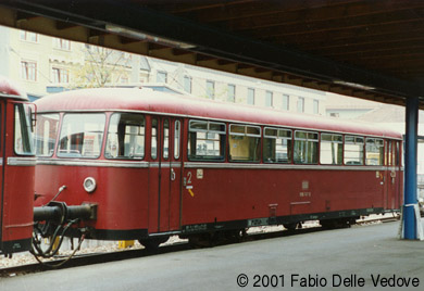 Zum Vergr&ouml;&szlig;ern klicken - Schienenbus-Steuerwagen 996 747-2 in Memmingen