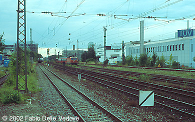 Zum Vergr&ouml;&szlig;ern klicken - S-Bahn-Station Heimeranplatz. Blick nach Nordwesten in Richtung M&uuml;nchen Laim.