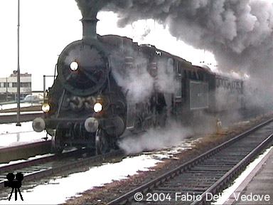 Video 2004/2: S 3/6 3673 mit Sonderzug 'Bavaria' f&auml;hrt durch Kempten Hbf.